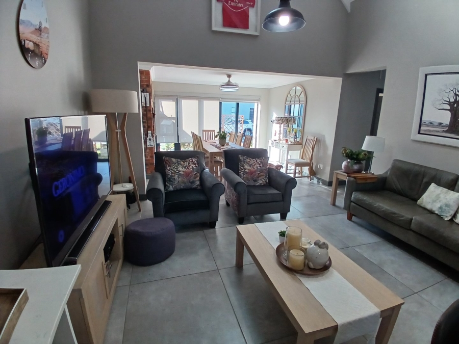 2 Bedroom Property for Sale in Hartenbos Central Western Cape